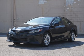 Used 2018 Toyota Camry LE image 1
