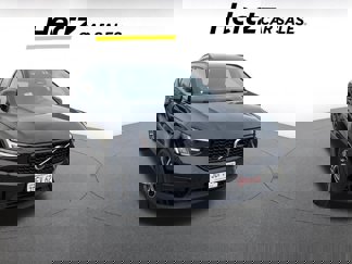 Used 2024 Volvo XC40 B5 Core image 1