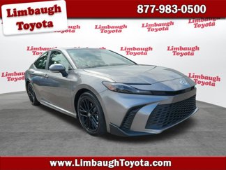 Used 2025 Toyota Camry SE image 1