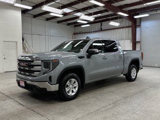Used 2024 GMC Sierra 1500 SLE image 1