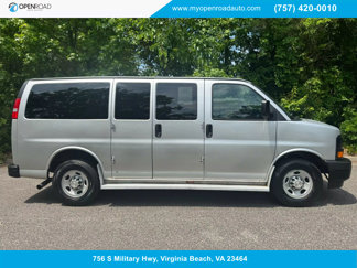 Used 2017 Chevrolet Express 3500 LS image 1