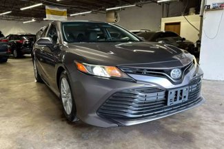 Used 2018 Toyota Camry L image 1