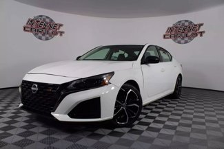 Used 2024 Nissan Altima 2.5 SR image 1