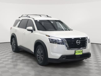 Used 2024 Nissan Pathfinder SV image 1