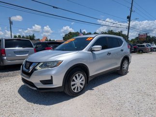 Used 2017 Nissan Rogue S image 1