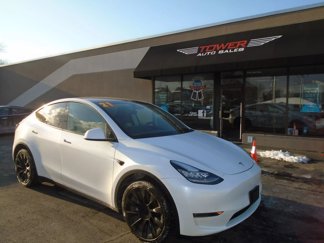 Used 2021 Tesla Model Y Long Range image 1