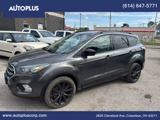 Used 2017 Ford Escape SE w/ SE Sport Appearance Package image 1