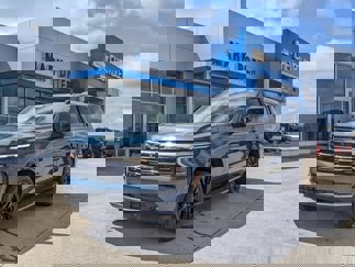 New 2025 Chevrolet Suburban Premier image 1