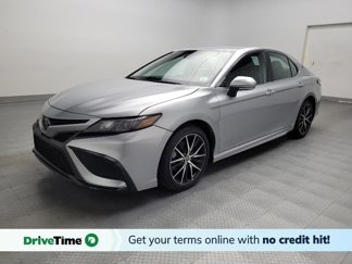 Used 2023 Toyota Camry SE image 1