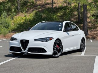 Used 2022 Alfa Romeo Giulia Veloce image 1