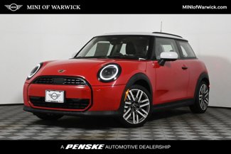 Used 2025 MINI Cooper 2-Door Hardtop image 1
