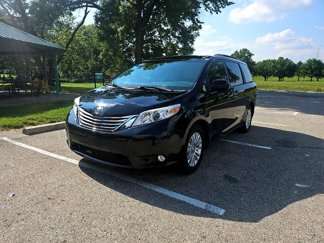 Used 2017 Toyota Sienna Limited Premium image 1