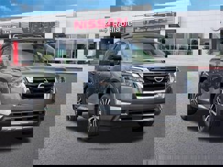 New 2025 Nissan Pathfinder Platinum image 1