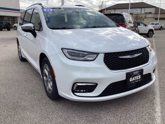Used 2023 Chrysler Pacifica Limited image 1