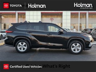 Certified 2023 Toyota Highlander LE image 1