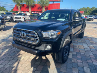 Used 2017 Toyota Tacoma TRD Off-Road image 1