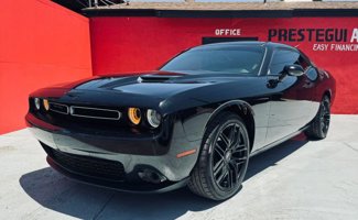 Used 2018 Dodge Challenger SXT image 1