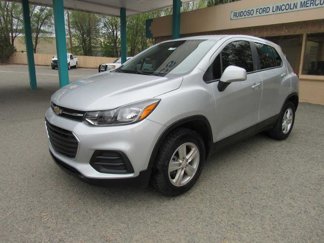 Used 2022 Chevrolet Trax LS w/ Tint and Cruise Package image 1