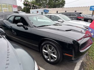 Used 2023 Dodge Challenger SXT w/ Cold Weather Group image 1