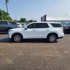 Used 2023 Hyundai Palisade SE image 1