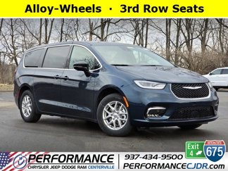 New 2025 Chrysler Pacifica Select image 1