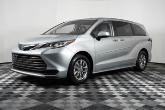 Used 2022 Toyota Sienna LE image 1
