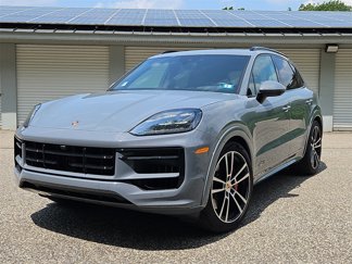 Used 2025 Porsche Cayenne GTS image 1