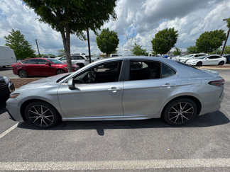 Used 2024 Toyota Camry SE image 1