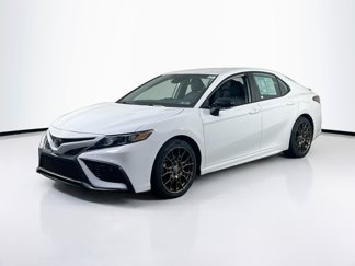 Used 2023 Toyota Camry SE image 1