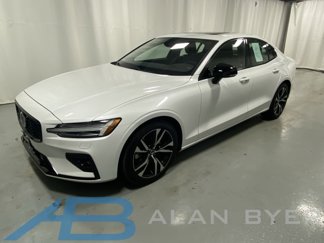 Used 2023 Volvo S60 B5 Core w/ Climate Package image 1