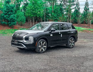 New 2025 Mitsubishi Outlander SE image 1