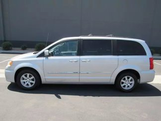 Used 2012 Chrysler Town & Country Touring image 1