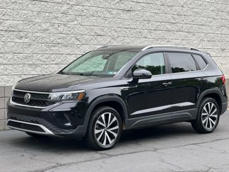Used 2022 Volkswagen Taos SE image 1