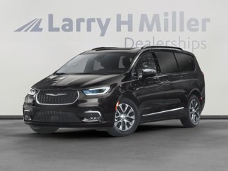New 2025 Chrysler Pacifica Select image 1