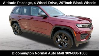 Used 2024 Jeep Grand Cherokee Laredo image 1