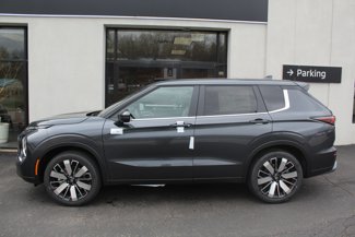 New 2025 Mitsubishi Outlander SE image 1