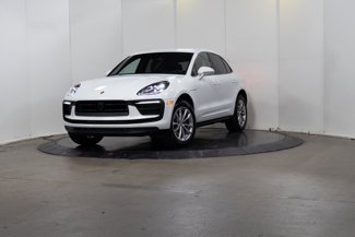 Certified 2025 Porsche Macan image 1