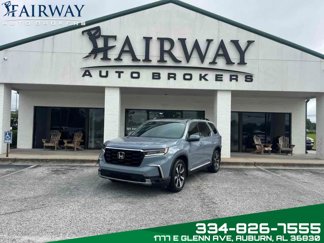 Used 2025 Honda Pilot Touring image 1