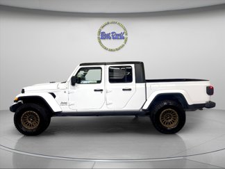 Used 2020 Jeep Gladiator Overland image 1