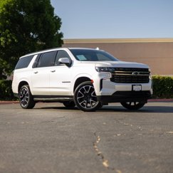 Used 2022 Chevrolet Suburban RST w/ Luxury Package image 1