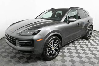 Used 2025 Porsche Macan image 1