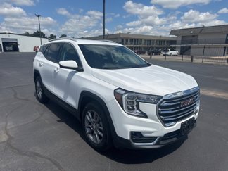 Used 2024 GMC Terrain SLT image 1