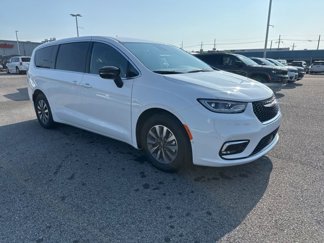 New 2025 Chrysler Pacifica Select image 1