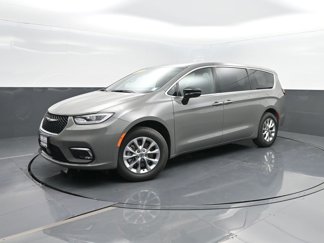 New 2025 Chrysler Pacifica Select image 1