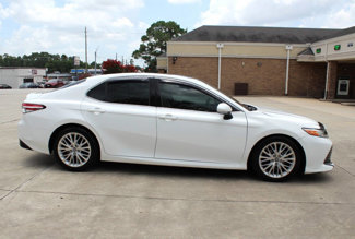 Used 2018 Toyota Camry XLE image 1