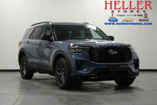 Used 2025 Ford Explorer ST-Line w/ ST-Line Street Pack image 1