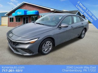 Used 2024 Hyundai Elantra SEL image 1