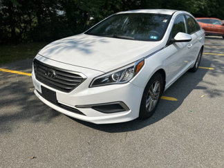 Used 2017 Hyundai Sonata SE image 1