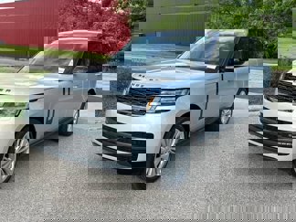 New 2025 Land Rover Range Rover SE image 1