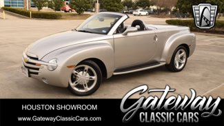 Used 2005 Chevrolet SSR w/ Preferred Equipment Group image 1